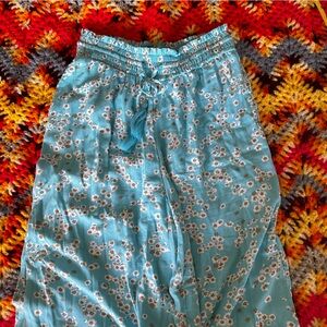 Roxy Blue and White Casual Bottoms with Sleek Design